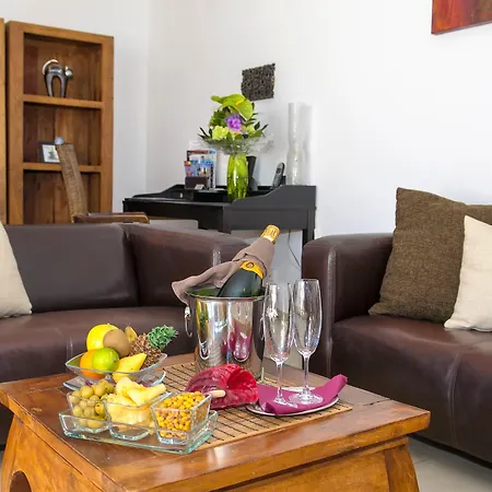 Birdcage Gay Men And Lifestyle (adults Only) 度假村