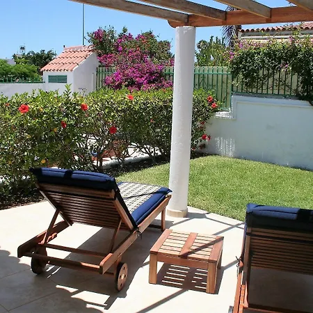 Birdcage Gay Men And Lifestyle (adults Only) 4*