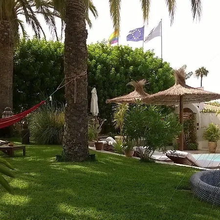 Birdcage Gay Men And Lifestyle (adults Only) 4*