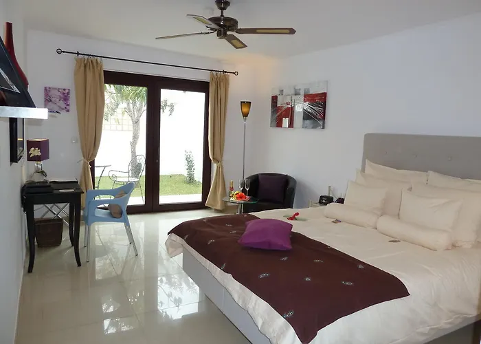 Resort Birdcage Gay Men Resort&lifestyle