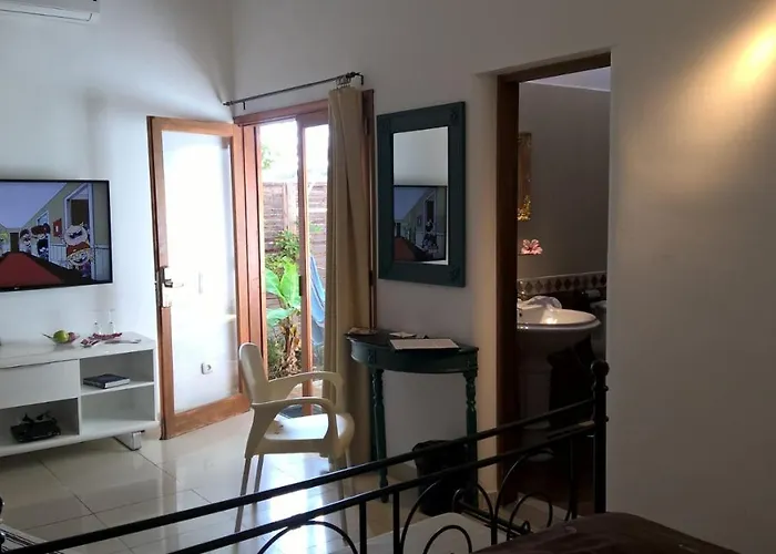 Birdcage Gay Men Resort&lifestyle