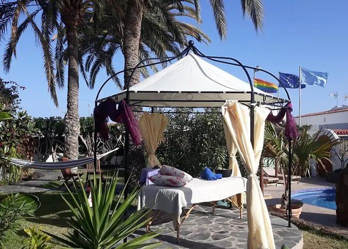 Resort Birdcage Gay Men Resort&lifestyle